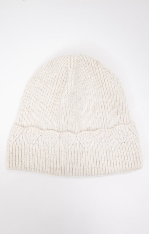 Bonnet avec fils métalliques