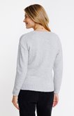 Pull avec fleurs brodées