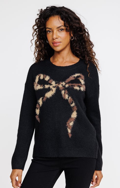 Pull avec noeud léopard placé