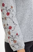 TEE-SHIRT A BRODERIES, COL MAO 