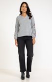 TEE-SHIRT A BRODERIES, COL MAO 