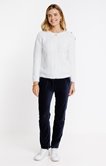 Pull torsades sur le devant