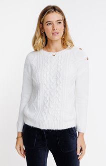 Pull torsades sur le devant