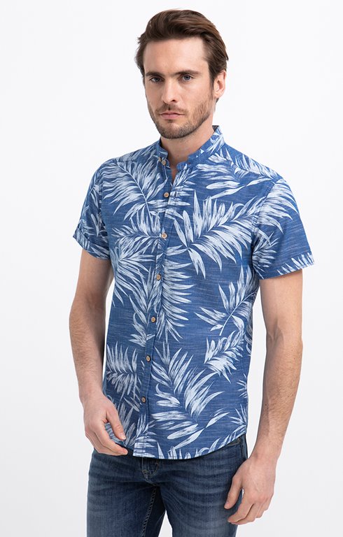 Chemise ajustée à motif tropical