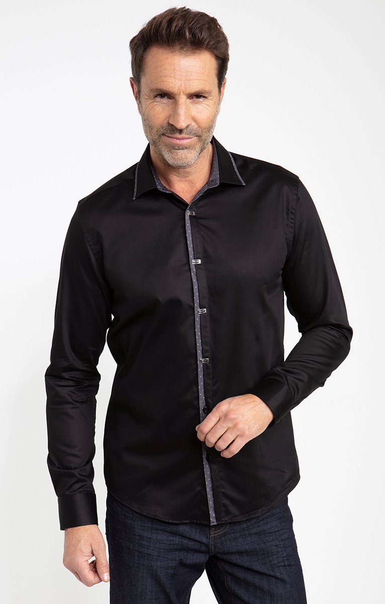 Chemise manches courtes satin - 15,00€ - Armand Thiery