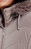 Doudoune à capuche fausse fourrure