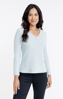 Pull en matière fantaisie col festonné