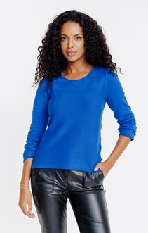 Pull avec strass placés
