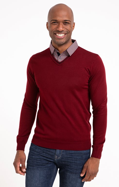 Pull col V avec chemise 