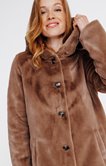 Manteau en fausse fourrure 