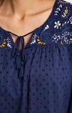 Blouse avec détails broderies 